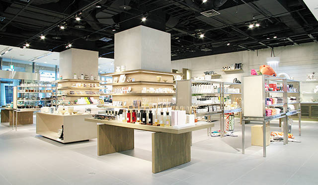 <strong>ESTNATION｜エストネーション</strong>　「エストネーション六本木ヒルズ店」リニューアルオープン　2階 ライフスタイルゾーン　