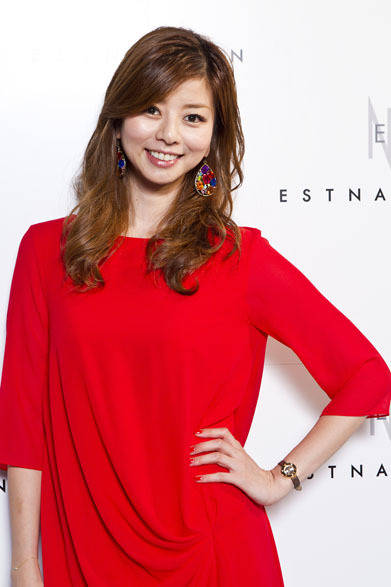 <strong>ESTNATION｜エストネーション</strong>　「エストネーション六本木ヒルズ店」リニューアルオープン パーティスナップ　えれなさん（モデル）