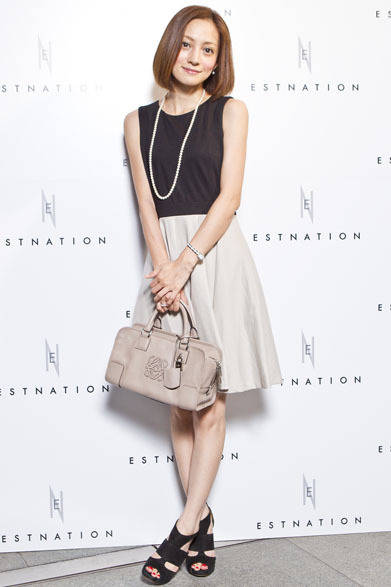 <strong>ESTNATION｜エストネーション</strong>　「エストネーション六本木ヒルズ店」リニューアルオープン パーティスナップ　英玲奈さん（タレント）