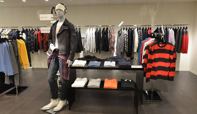 バーニーズ　ニューヨーク新宿店8階　デニム ブランド（サイモン ミラー、ビッグスター、ブラック デニム、スリーバイワンなど）