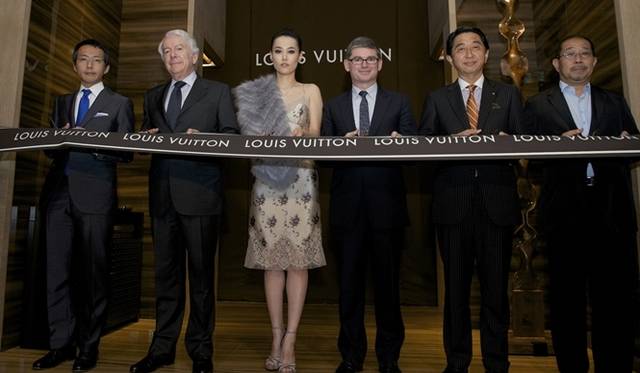 <strong>LOUIS VUITTON｜ルイ・ヴィトン 松屋銀座店がリニューアルオープン</strong>　テープカットセレモニー ©LOUIS VUITTON