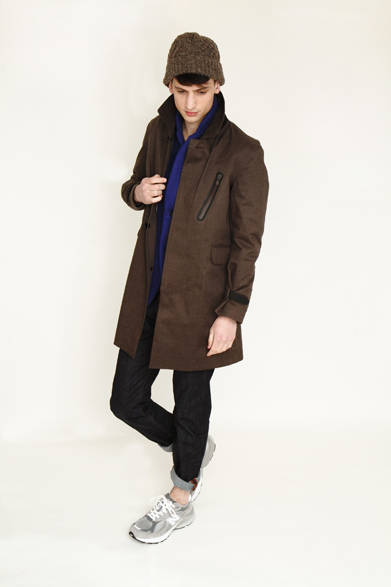 「WATERPROOF 3LAYER GABARDINE COAT」6万1950円、「DAWN CHECK NEL SHIRTS」2万2575円、「DARK INDIGO NEP DENIM（ONE WASH）」1万9950円