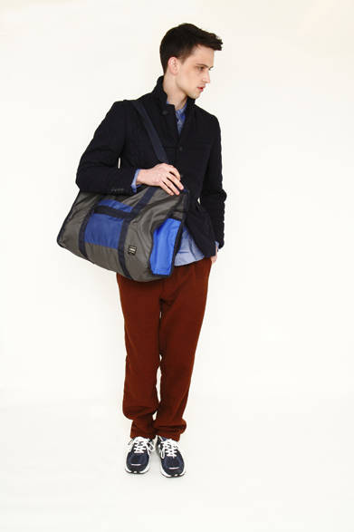 「CABLE QUILTING 3B JACKET」5万9850円、「GIZA45 OXFORD B.D SHIRTS」1万9950円、「TWILL FLEECE GATHER SLACKS」2万5725円、「MUG × KATO’ PACKABLE BOSTON」1万9950円