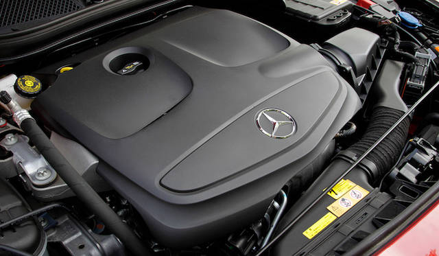 CLA 250に搭載する2リッター直列4気筒ターボエンジンは、最高出力155kW（211ps）、最大トルク350 Nm（35.7kgm）を発揮
