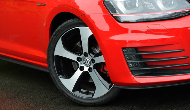 今回試乗したゴルフ GTIには、オプションの18インチホイールが装備されていた