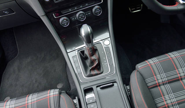 日本に導入されるのは、6段DSGモデルのみ