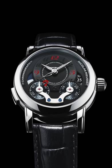 <strong>MONTBLANC｜モンブラン銀座本店の7周年を記念した特別モデルが登場</strong><br /><br />ケース｜径43mm、ステンレススティール<br />ムーブメント｜自動巻き<br />パワーリザーブ｜約72時間パワーリザーブ<br />ストラップ｜アリゲーター・ブラック<br />仕様｜キャリバーMB R200搭載、モノプッシャークロノグラフ、コラムホイール、垂直ディスククラッチ、30m防水<br />予価｜112万6650円<br />発売予定｜2013年10月<br />限定数｜日本限定77点<br /><br />モンブラン銀座本店<br />Tel. 03-5568-8881<br />http://www.montblanc.com