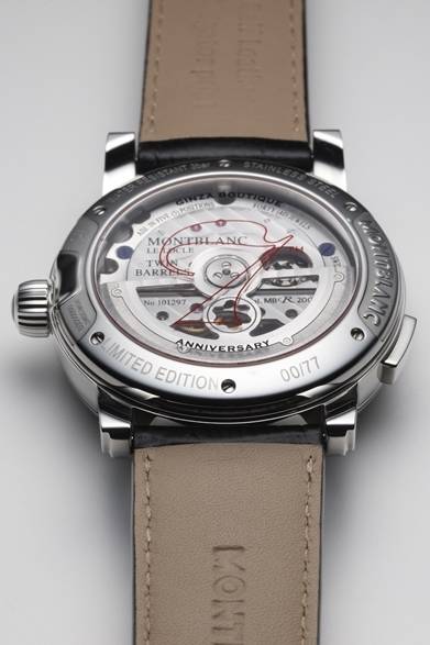 <strong>MONTBLANC｜モンブラン銀座本店の7周年を記念した特別モデルが登場</strong><br /><br />ケース｜径43mm、ステンレススティール<br />ムーブメント｜自動巻き<br />パワーリザーブ｜約72時間パワーリザーブ<br />ストラップ｜アリゲーター・ブラック<br />仕様｜キャリバーMB R200搭載、モノプッシャークロノグラフ、コラムホイール、垂直ディスククラッチ、30m防水<br />予価｜112万6650円<br />発売予定｜2013年10月<br />限定数｜日本限定77点<br /><br />モンブラン銀座本店<br />Tel. 03-5568-8881<br />http://www.montblanc.com