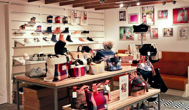 <strong>coen｜コーエン</strong>　「coen General Store Shinjuku PePe（コーエン ジェネラルストア 新宿ペペ店）」　