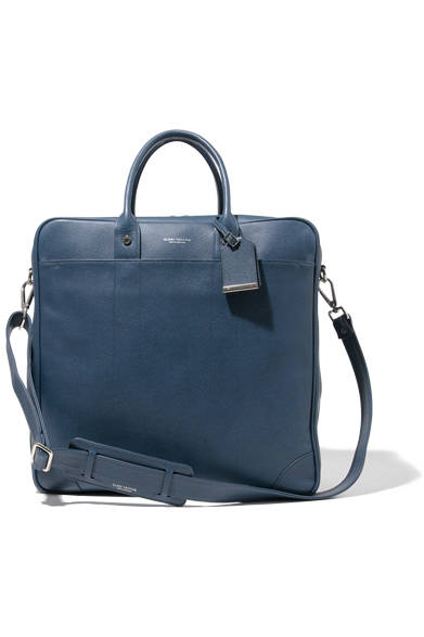 <strong>MEN’S｜メンズ</strong><br /><strong>GLOBE-TROTTER｜グローブ・トロッター</strong><br />発売となった注目のレザーコレクション「JET」COLLECTIONのバッグ。18万9000円