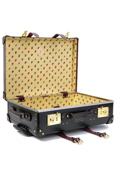 <strong>MEN’S｜メンズ</strong><br /><strong>BARNEYS NEW YORK｜バーニーズ　ニューヨーク</strong><br />こちらも裏地がストーンズアイコンがプリントされた限定バージョン