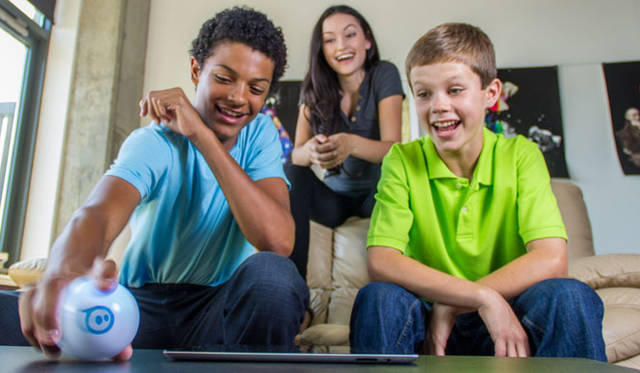 <strong>Orbotix｜オルボティクス</strong>　ロボティックボール・スマートトイ・ゲームシステム「sphero（スフィロ）2.0」　