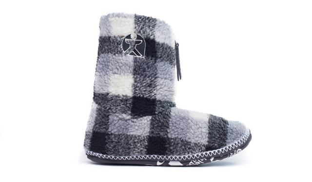 「マックイーン」グレイ×ホワイト 3570円