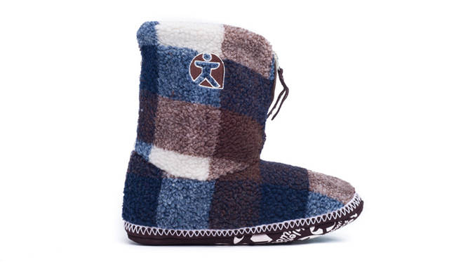 「マックイーン」ネイビー×ホワイト×チョコレート 3570円