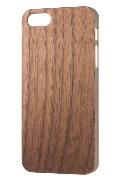 <strong>SoftBank SELECTION｜ソフトバンクセレクション</strong>　天然木張りハードケースの「iPhone 5sウッドカバードケース」。オープン価格／SoftBank SELECTION オンラインショップ販売価格2880円