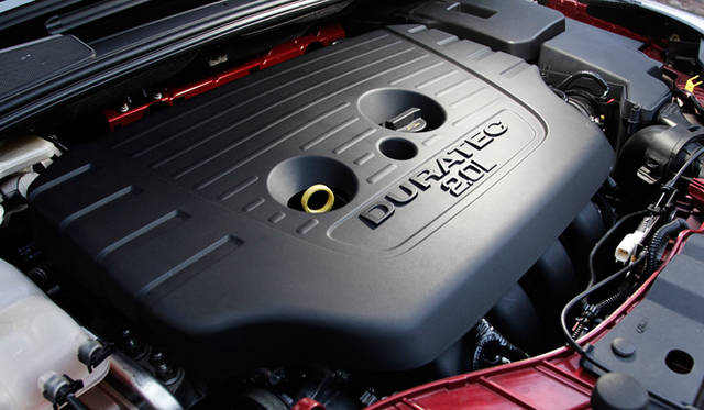 搭載される最高出力170ps、最大トルク20.6kgmを発揮する２リッター直列4気筒直噴エンジン