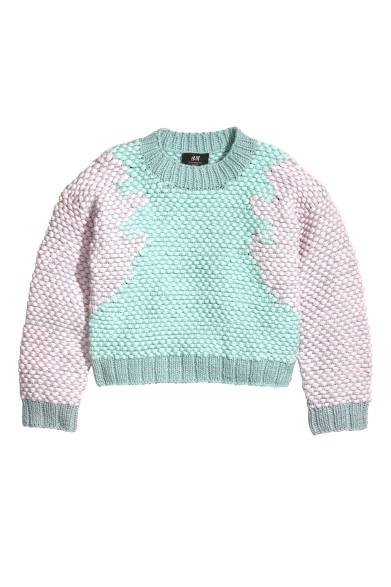 <strong>H&M｜H&M DESIGN AWARDの優勝者ミンジュ・キムによるコレクションが発売</strong>　ニット　5990円