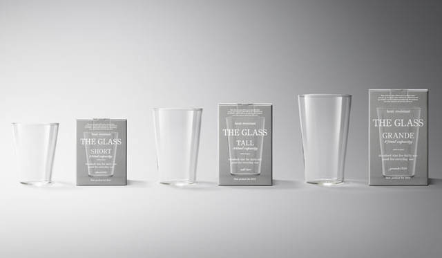 <strong>LIVING EDITION｜リビングエディション</strong>　西武渋谷店インテリアフロア「LIVING EDITON」特設ギャラリースペース「Preview」　THEの「THE GLASS」。グラスのスタンダードを目指したグラス。サイズは、SHORT、TALL、GRANDE。THE GLASS （SHORT）980円、（TALL）1180円、（GRANDE）1380円