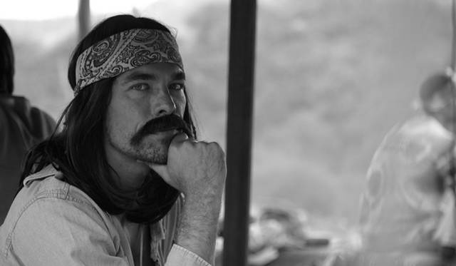 エスニックなバンダナを巻いた男性。レイドバックした若者が多数参加し、本当に1972年にタイムスリップしたような気分になりました