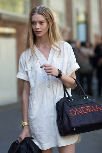 <strong>2014年春夏コレクション会場スナップ</strong>　Ondira Hardin｜オンドリア・ハーディン （フェンディのショー会場にて・ミラノ）