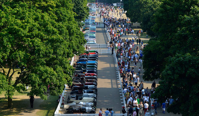 今年7月、イギリス・ロンドンの中心地にある王立公園「ケンジントン・ガーデンズ」を舞台に、アストンマーティン創立100周年記念イベントが開催された