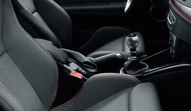 写真は本国仕様。日本仕様は右ハンドル