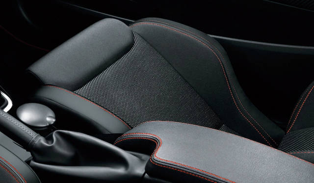 写真は本国仕様。日本仕様は右ハンドル