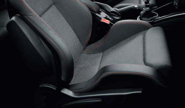 写真は本国仕様。日本仕様は右ハンドル