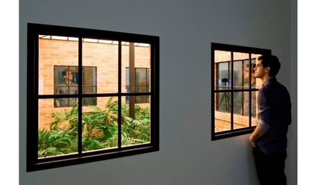 <strong>ART｜東京アートミーティング『うさぎスマッシュ展 世界に触れる方法』</strong>　レアンドロ・エルリッヒ 《ロスト・ガーデン》（Galería Nogueras-Blanchardでの展示風景） 2009年Courtesy: Galería Nogueras-Blanchard, Madrid