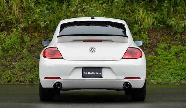 大型リアスポイラーがターボモデルであることを主張する