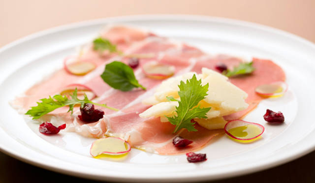 「マンチェゴチーズ＆生ハム」 1200円