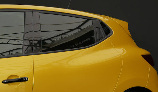 今回はルノー スポールも4ドアのみ（新型ルーテシア ルノー・スポール発表会）