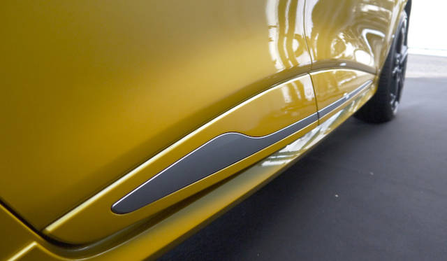 新型ルーテシア ルノー・スポール発表会