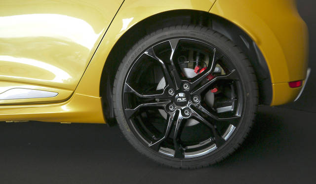 新型ルーテシア ルノー・スポール発表会