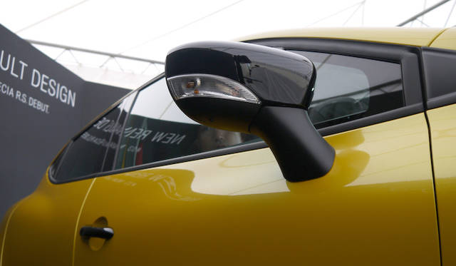 新型ルーテシア ルノー・スポール発表会