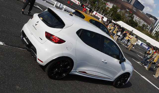 新型ルーテシア ルノー・スポール発表会