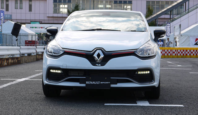 新型ルーテシア ルノー・スポール発表会