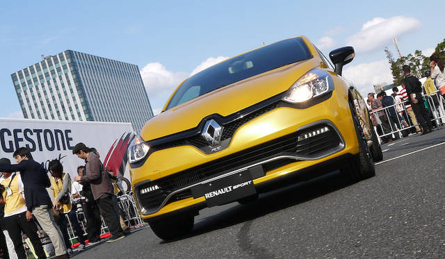 新型ルーテシア ルノー・スポール発表会