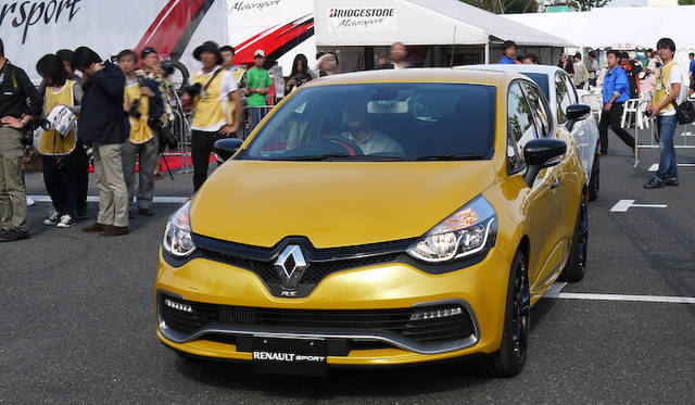 新型ルーテシア ルノー・スポール発表会