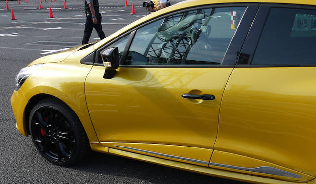 新型ルーテシア ルノー・スポール発表会