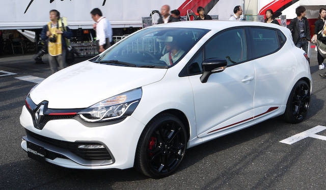 新型ルーテシア ルノー・スポール発表会