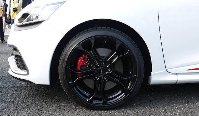 新型ルーテシア ルノー・スポール発表会