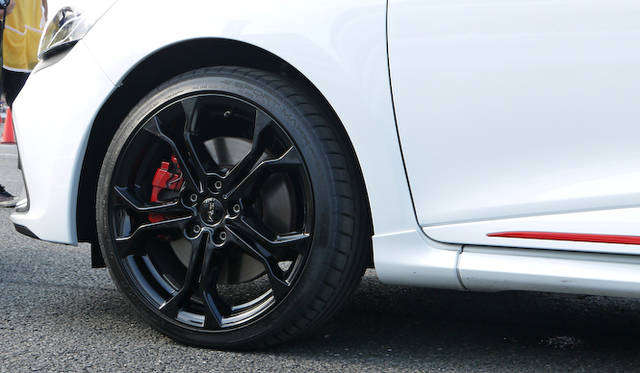 新型ルーテシア ルノー・スポール発表会