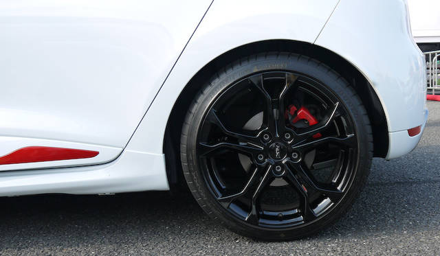 新型ルーテシア ルノー・スポール発表会