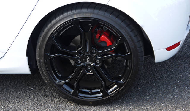 新型ルーテシア ルノー・スポール発表会