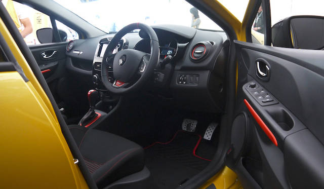 新型ルーテシア ルノー・スポール発表会