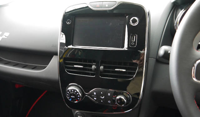 新型ルーテシア ルノー・スポール発表会