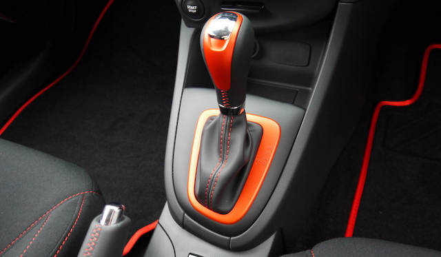 新型ルーテシア ルノー・スポール発表会