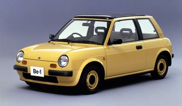大ブームを巻き起こし、その後につづく日産パイクカーシリーズの礎を築いた初代パイクカー。1987年に登場。限定1万台を約2カ月で売り切った。車名「Be-1」は、製作にあたり用意された4種類のデザイン案のうち、B-1案が採用されたことによる。