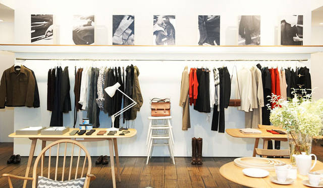 <strong>MARGARET HOWELL｜マーガレット・ハウエル</strong>　カーコートをさっそく試着